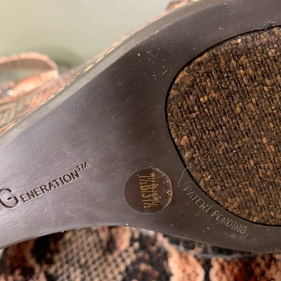 New Bcbgeneration Womens Wedge Platform Heel 7.5 - Picture 6 of 6